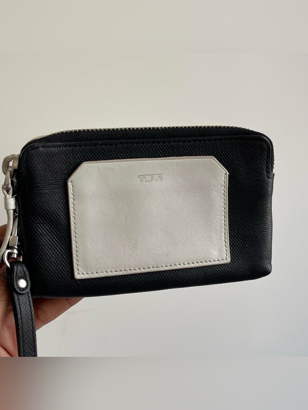 TUMI Black White Double Zip Wristlet Wallet Travel Organizer Silver Hardware